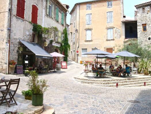 Appartement à louer 630 € 4 pièces 3 chambres 71,1 m² 3 étages Anduze 30140