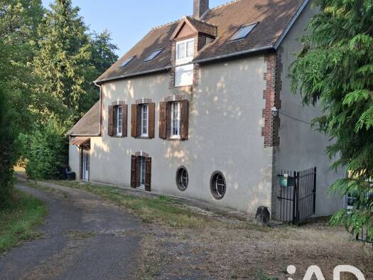 Maison à vendre 149 000 € 7 pièces 5 chambres 212 m² 4 724 m² de terrain Lavau 89170