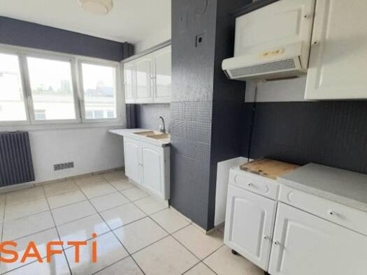 Appartement à vendre 74 000 € 3 pièces 2 chambres 64 m² 3ème étage Centre Ville Montbeliard 25200