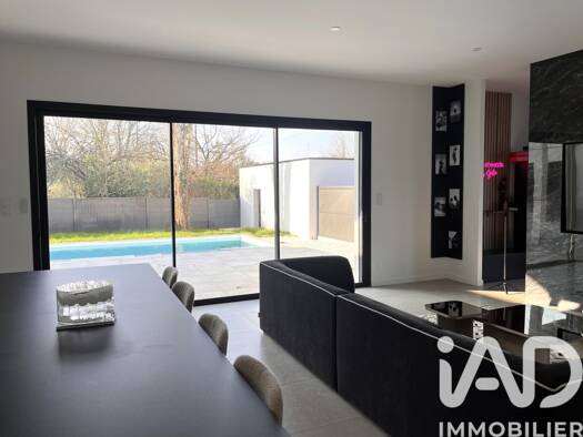 Maison à vendre 499 000 € 7 pièces 4 chambres 170 m² 438 m² de terrain Saint-Barthélemy-d'Anjou 49124