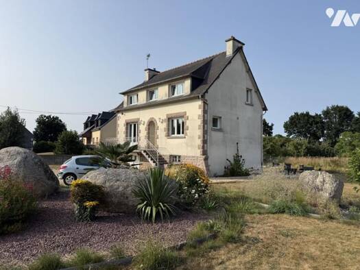 Maison à vendre 232 480 € 6 pièces 4 chambres 135 m² 1 715 m² de terrain Ploumagoar 22970
