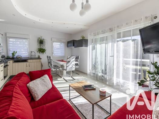 Appartement à vendre 259 900 € 3 pièces 2 chambres 62 m² Étage 2/2 Sud Est Yutz 57970