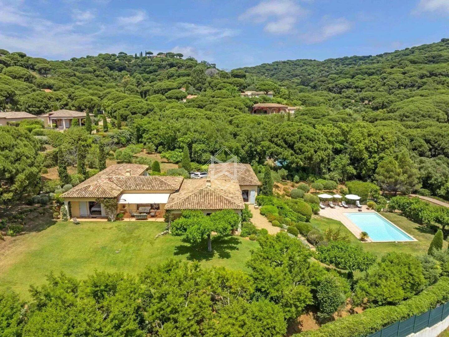 Maison à vendre, 283m², LA CROIX VALMER