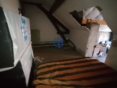 Appartement à vendre 49 000 € 4 pièces 117 m² Dernier étage, Étage 2/2 Virieu le Grand 01510