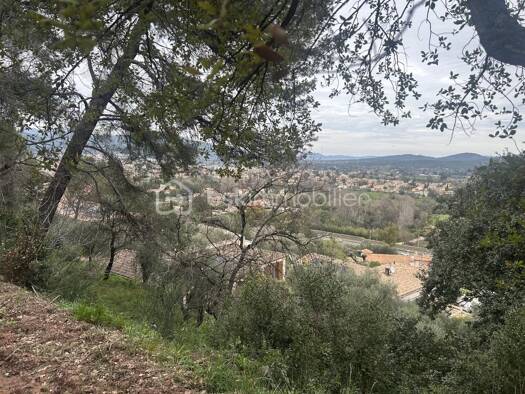 Propriété de loisirs à vendre 60 000 € 3 684 m² de terrain Solliès-Ville 83210
