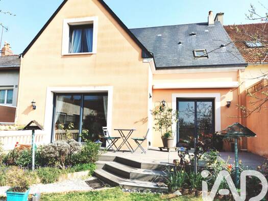Maison à vendre 371 000 € 7 pièces 4 chambres 159 m² 318 m² de terrain Banjan-Fontenelles-Maillets Le Mans 72000