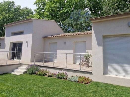 Maison de plain-pied à vendre 449 000 € 4 pièces 2 chambres 97 m² 600 m² de terrain Pierrefeu-du-Var 83390