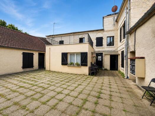 Immeuble à vendre 579 000 € 311 m² Centre Est Liancourt 60140