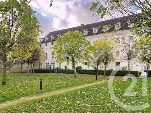 Duplex à vendre 325 000 € 4 pièces 3 chambres 79,8 m² 2ème étage Senlis 60300