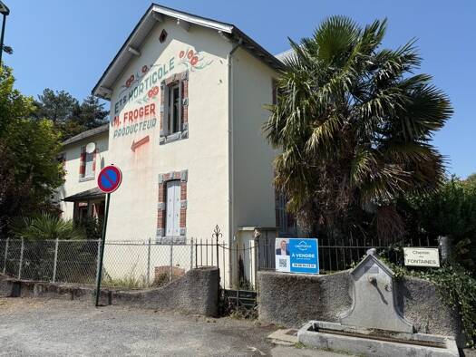 Maison à vendre 195 000 € 10 pièces 7 chambres 185 m² 333 m² de terrain Centre-Mairie Lourdes 65100