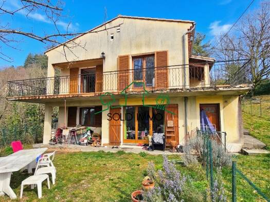 Maison à vendre 285 000 € 8 pièces 6 chambres 196 m² 4 800 m² de terrain Vals-les-Bains 07600