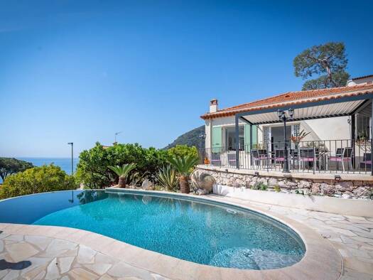 Villa à louer 25 000 € 5 pièces 4 chambres 230 m² Èze 06360