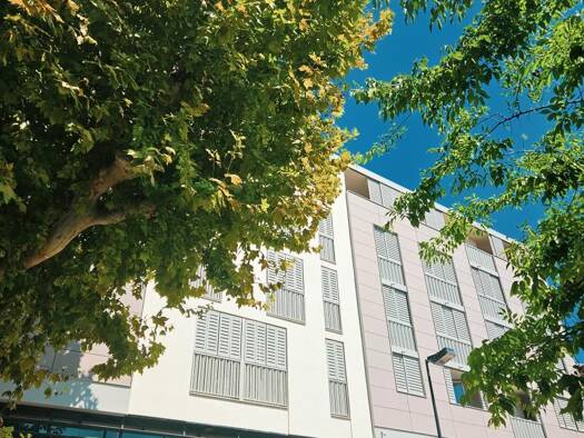 Appartement à louer 734 € 4 pièces 3 chambres 84 m² RDC Argensol Orange 84100