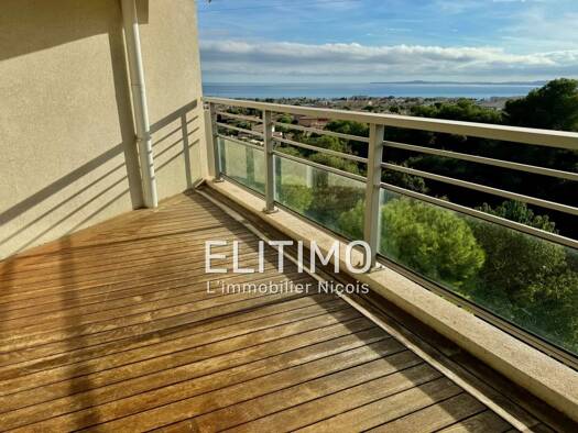 Appartement à louer 1 190 € 2 pièces 1 chambre 49,6 m² Étage 1/2 Le Grimond-Plateaux Fleuris-Valliere Saint-Laurent-du-Var 06700