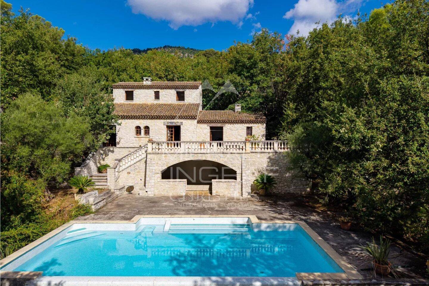 Maison à vendre, 214m², TOURRETTES SUR LOUP