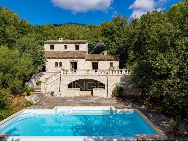 Maison à vendre, 214m², TOURRETTES SUR LOUP