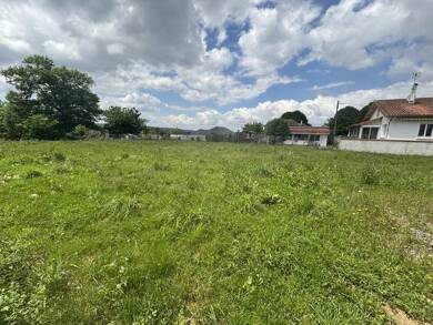 Terrain constructible à vendre 72 043 € 611 m² de terrain Soumoulou 64420