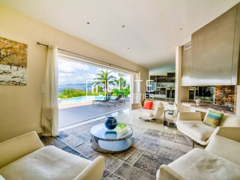 Maison à louer, 588m², MOUANS SARTOUX