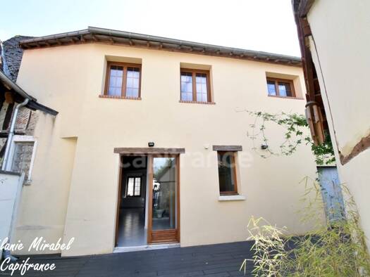 Maison de ville à vendre 185 000 € 8 pièces 4 chambres 156 m² 192 m² de terrain Mesnils-sur-Iton 27160