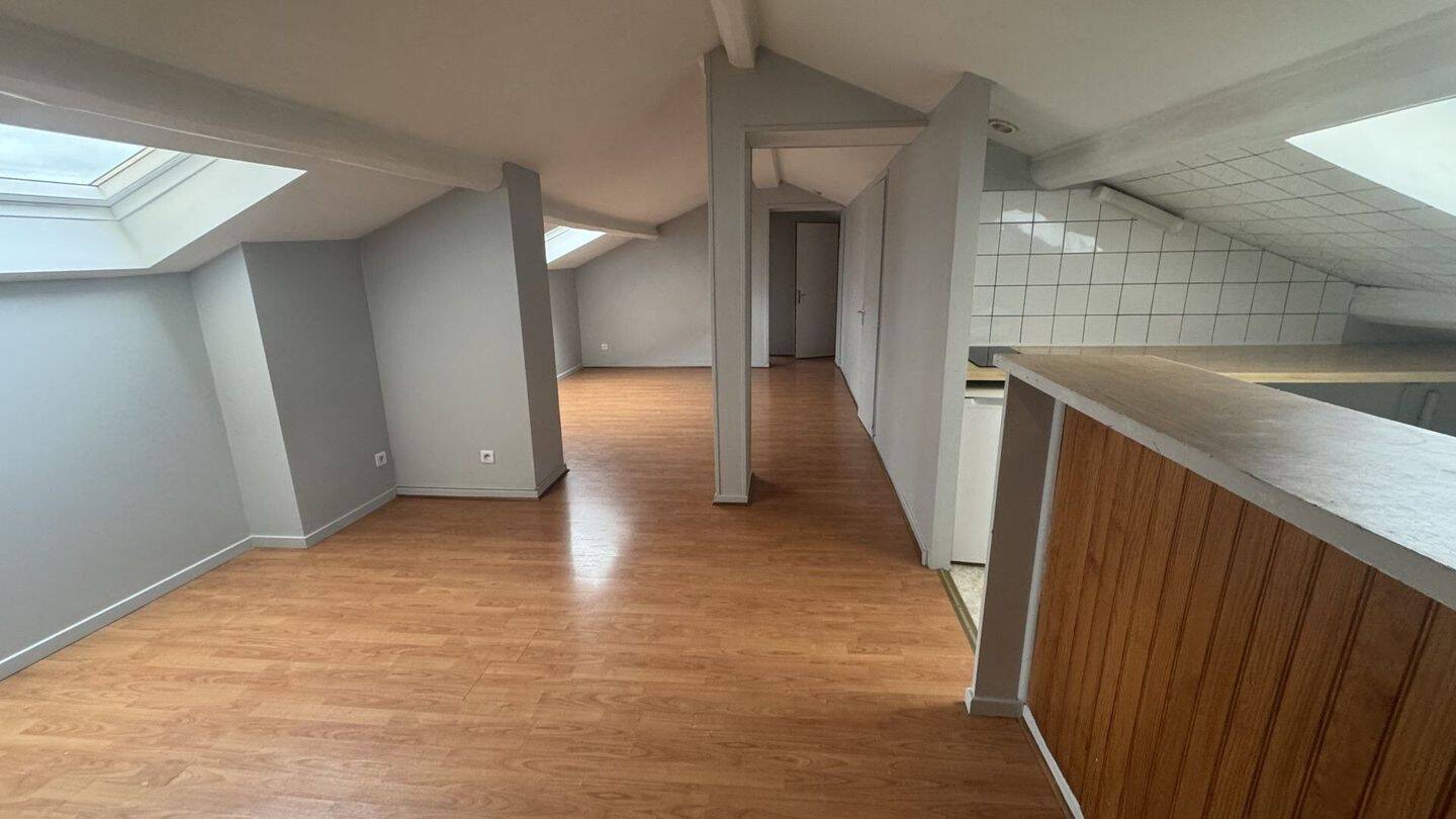 Maison à louer, 32m², TASSIN LA DEMI LUNE