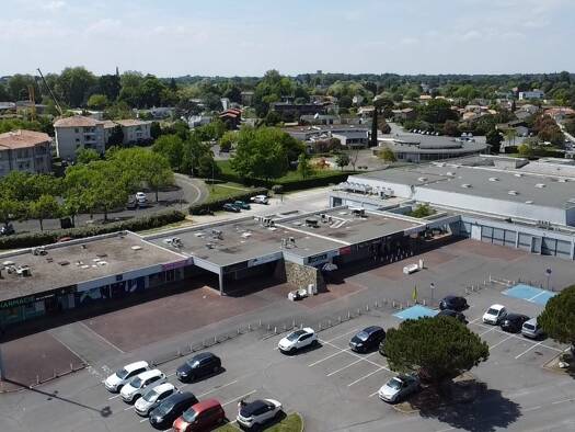 Local commercial à vendre 200 000 € 74 m² de surface de vente Blanquefort 33290