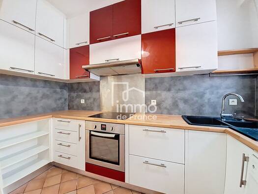 Appartement à louer 1 395 € 4 pièces 3 chambres 80 m² Étage 4/5 Centre Ville Valserhône 01200