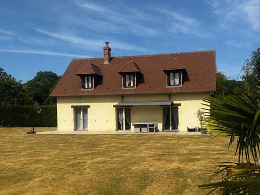 Maison à vendre 357 000 € 8 pièces 5 chambres 212 m² 2 014 m² de terrain L'Aigle 61300