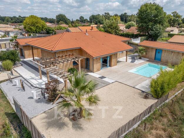 Maison à vendre 735 000 € 6 pièces 4 chambres 180 m² 4 000 m² de terrain Ouest Biganos 33380