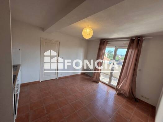 Appartement à louer 530 € 2 pièces 1 chambre 34,3 m² 3ème étage Centre Ville Pont-Saint-Esprit 30130
