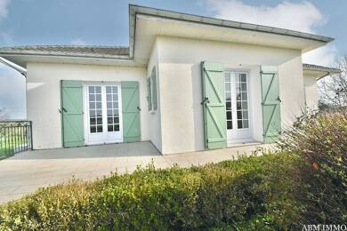 Maison à vendre 244 000 € 6 pièces 3 chambres 157 m² 3 100 m² de terrain Saint Pierre d Eyraud 24130