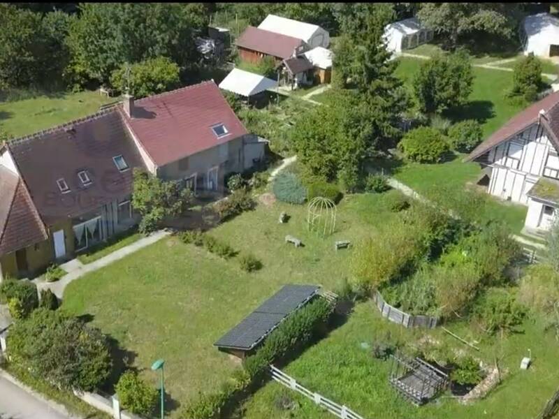Maison à vendre, 388m², SAINT AMAND EN PUISAYE