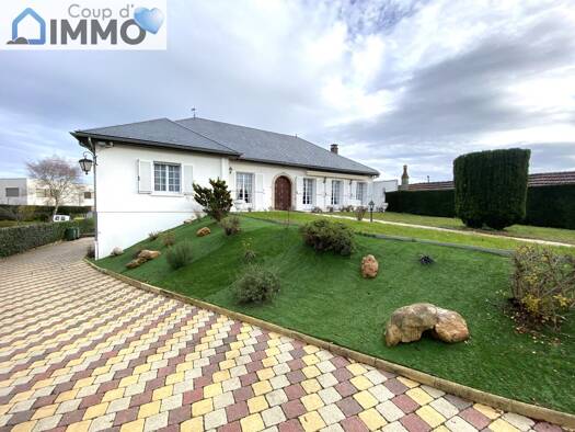 Maison de plain-pied à vendre 494 000 € 6 pièces 5 chambres 214 m² 1 139 m² de terrain Saint-Julien-les-Villas 10800