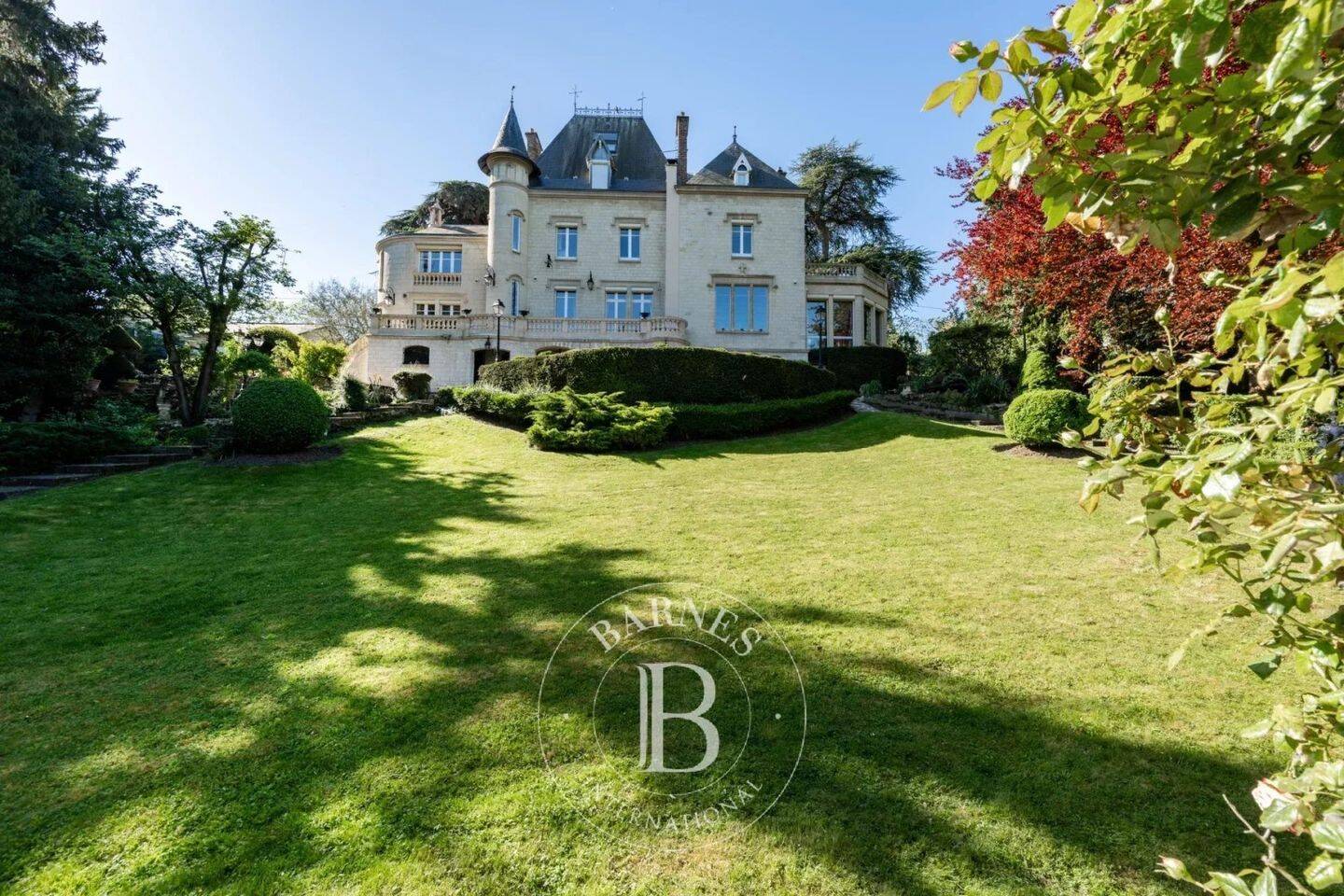 Maison à vendre, 680m², SAINT MAUR DES FOSSES
