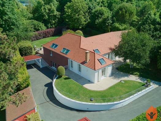 Maison à vendre 950 000 € 7 pièces 5 chambres 290 m² 3 057 m² de terrain Conde-Sainte-Libiaire 77450
