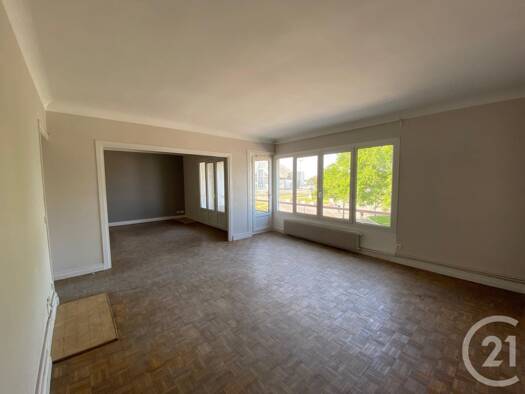 Appartement à louer 1 070 € 3 pièces 2 chambres 102 m² 2ème étage Boulogne-sur-Mer 62200