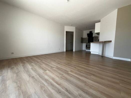 Appartement à louer 856 € 3 pièces 2 chambres 56,46 m² Étage 1/2 Tour de Gassies-Treulon Bruges 33520