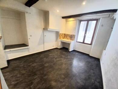 Appartement à louer 350 € 1 pièce 28,4 m² 1er étage Puget-Théniers 06260