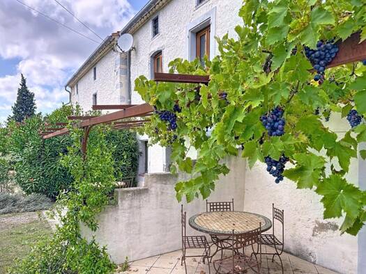 Demeure à vendre 1 105 000 € 20 pièces 16 chambres 575 m² 510 445 m² de terrain Montreal 11290