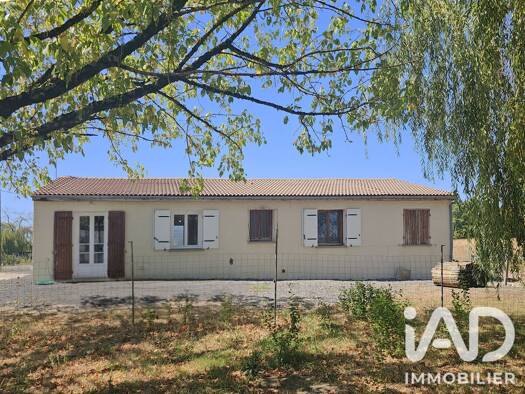 Maison de plain-pied à vendre 115 000 € 4 pièces 3 chambres 89 m² 1 610 m² de terrain Val-de-Cognac 16370
