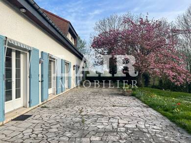 Maison à vendre 222 600 € 7 pièces 5 chambres 190 m² 5 700 m² de terrain Mamers 72600