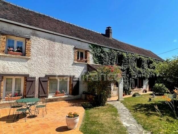 Maison à vendre 390 000 € 9 pièces 5 chambres 335 m² 1 181 m² de terrain Dixmont 89500