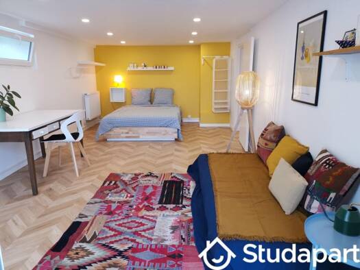 Appartement à louer 360 € 1 pièce 2 chambres 10 m² RDC Chartreux Troyes 10000