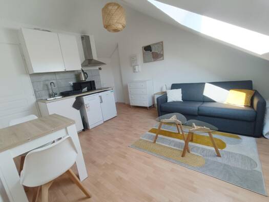 Appartement à louer - logement étudiant 460 € 1 pièce 14 m² Étage 2/2 Saint Pierre Amiens 80000