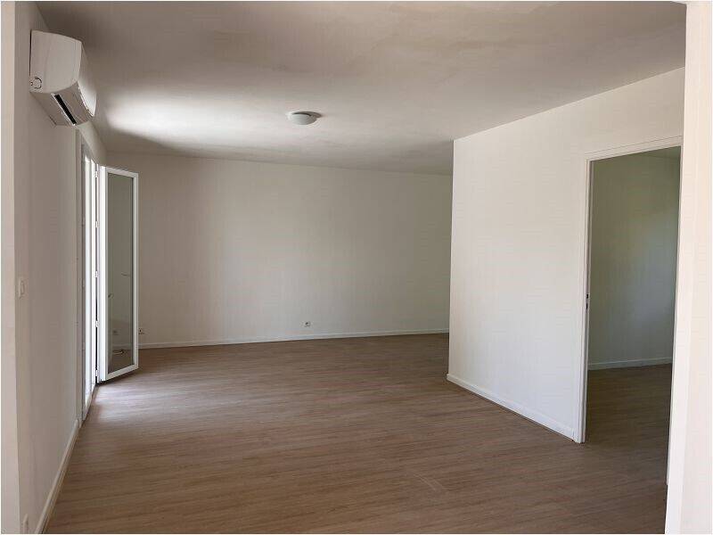 Maison à louer, 83m², UZES