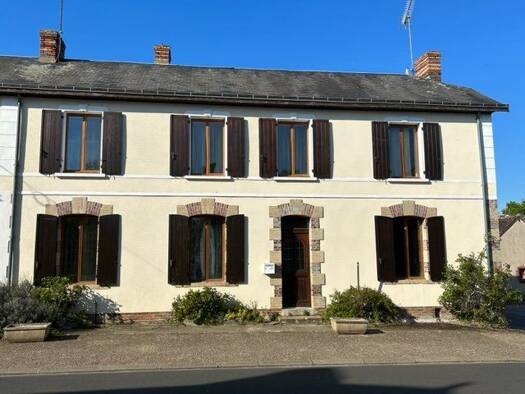 Maison à vendre 164 700 € 10 pièces 5 chambres 224 m² 545 m² de terrain Sud Est La Ferté-Bernard 72400