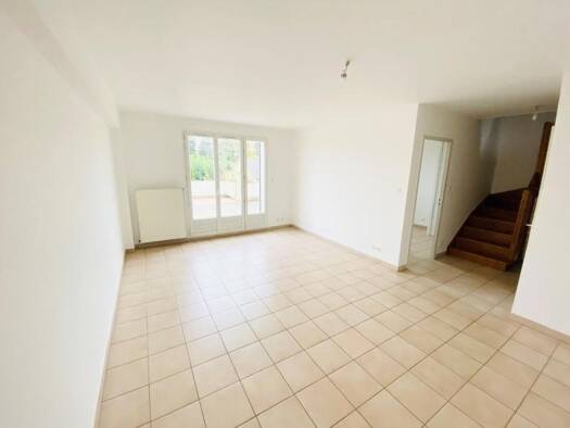 Duplex à louer 900 € 4 pièces 3 chambres 83,6 m² Étage 1/2 La Coupee Charnay-lès-Mâcon 71850