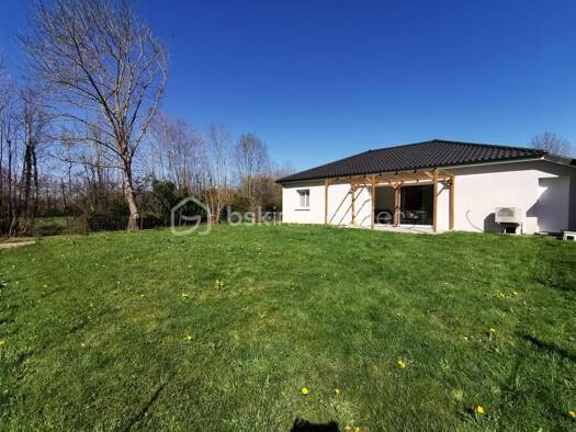 Maison de plain-pied à vendre 265 000 € 4 pièces 2 chambres 92 m² 685 m² de terrain Tarbes 65000