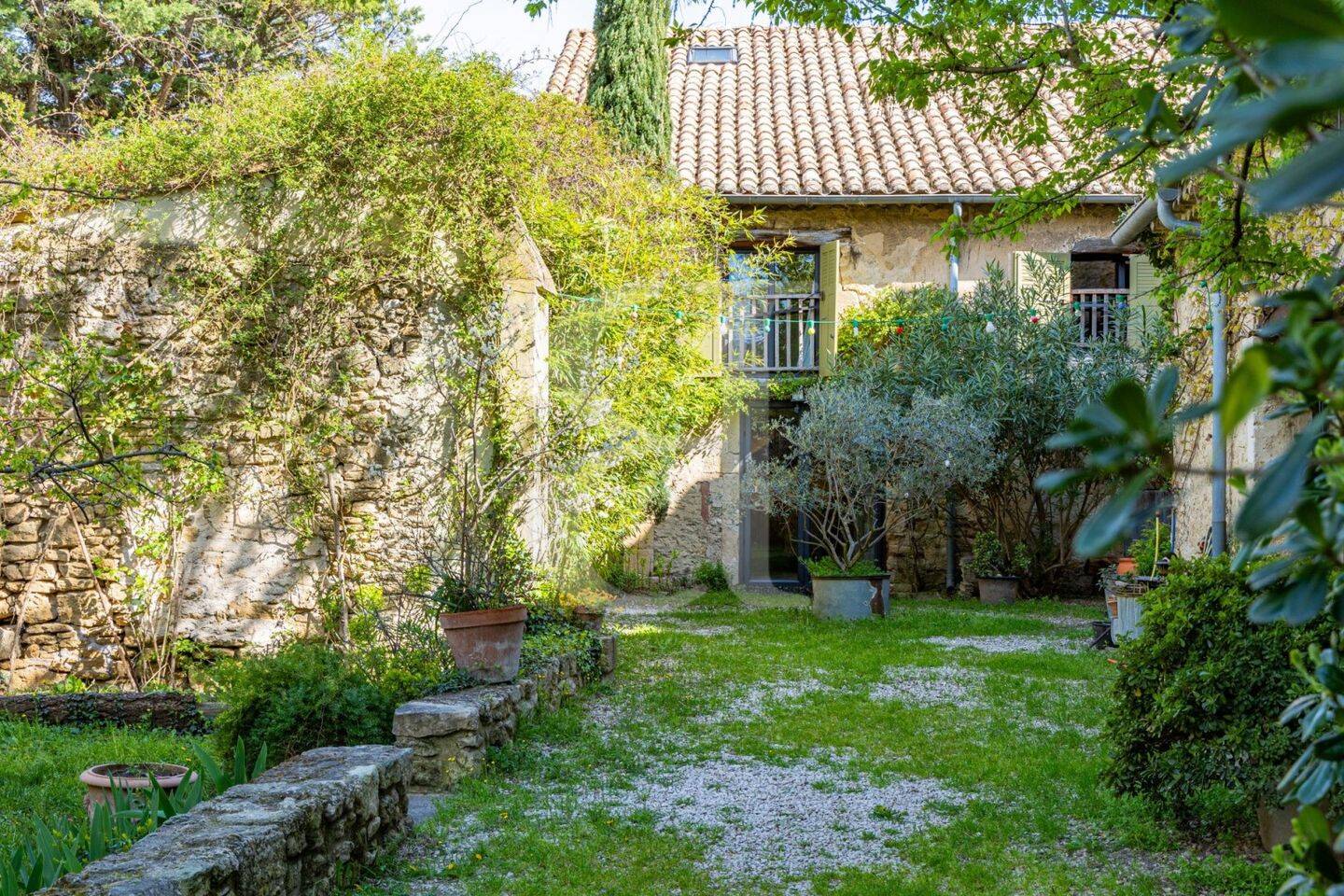 Maison à vendre, 677m², SAINTE CECILE LES VIGNES