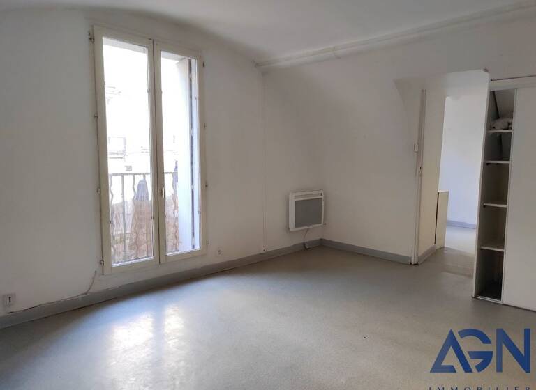 Appartement à vendre 135 000 € 1 pièce 1<br/>chambre 30 m²<br/>superficie 1/4<br/>étage Comédie Montpellier 34000