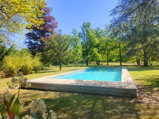 Maison de plain-pied à vendre 409 000 € 7 pièces 6 chambres 171 m² 29 000 m² de terrain Bazouges Cré sur Loir 72200